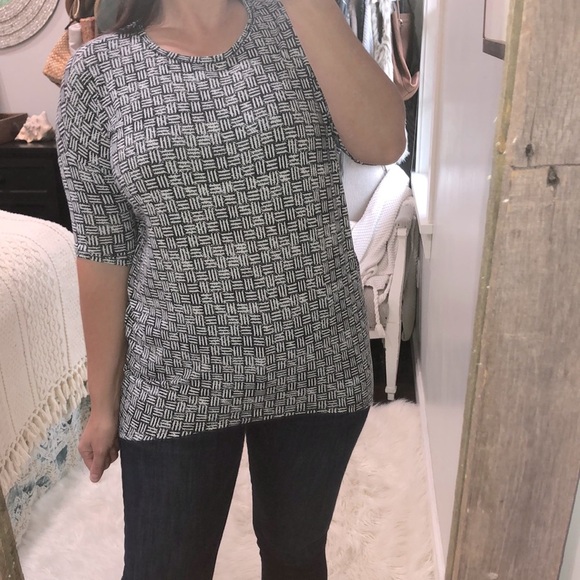 Lularoe size xxsmall black & white irma high low top - Picture 1 of 4